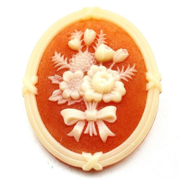 Avon Signed Cameo Style Pin Flower Bouquet Acrylic Nature Garden Trees Floral - Picture 1 of 7